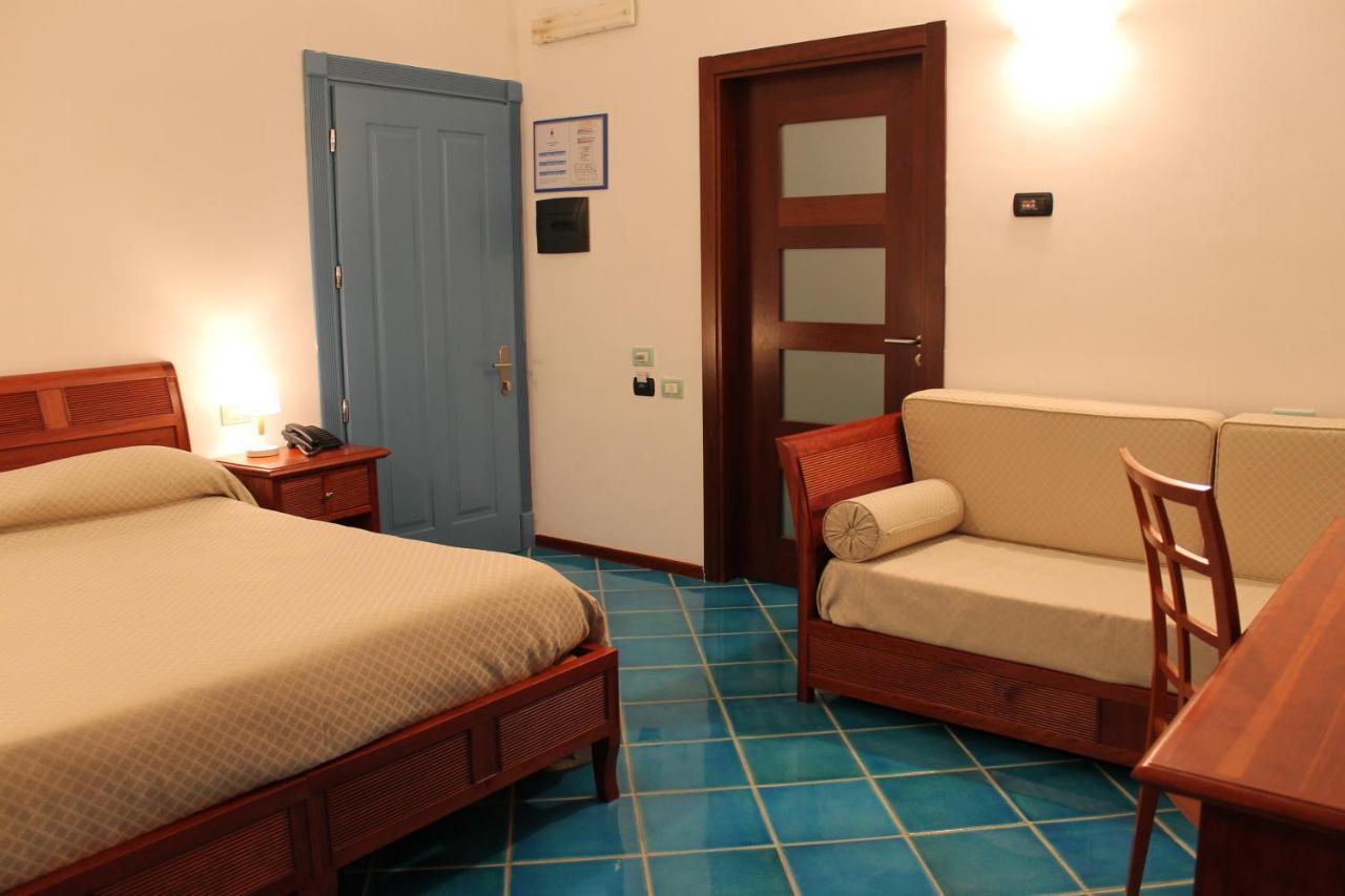 Hotel Pisacane Sapri Buitenkant foto